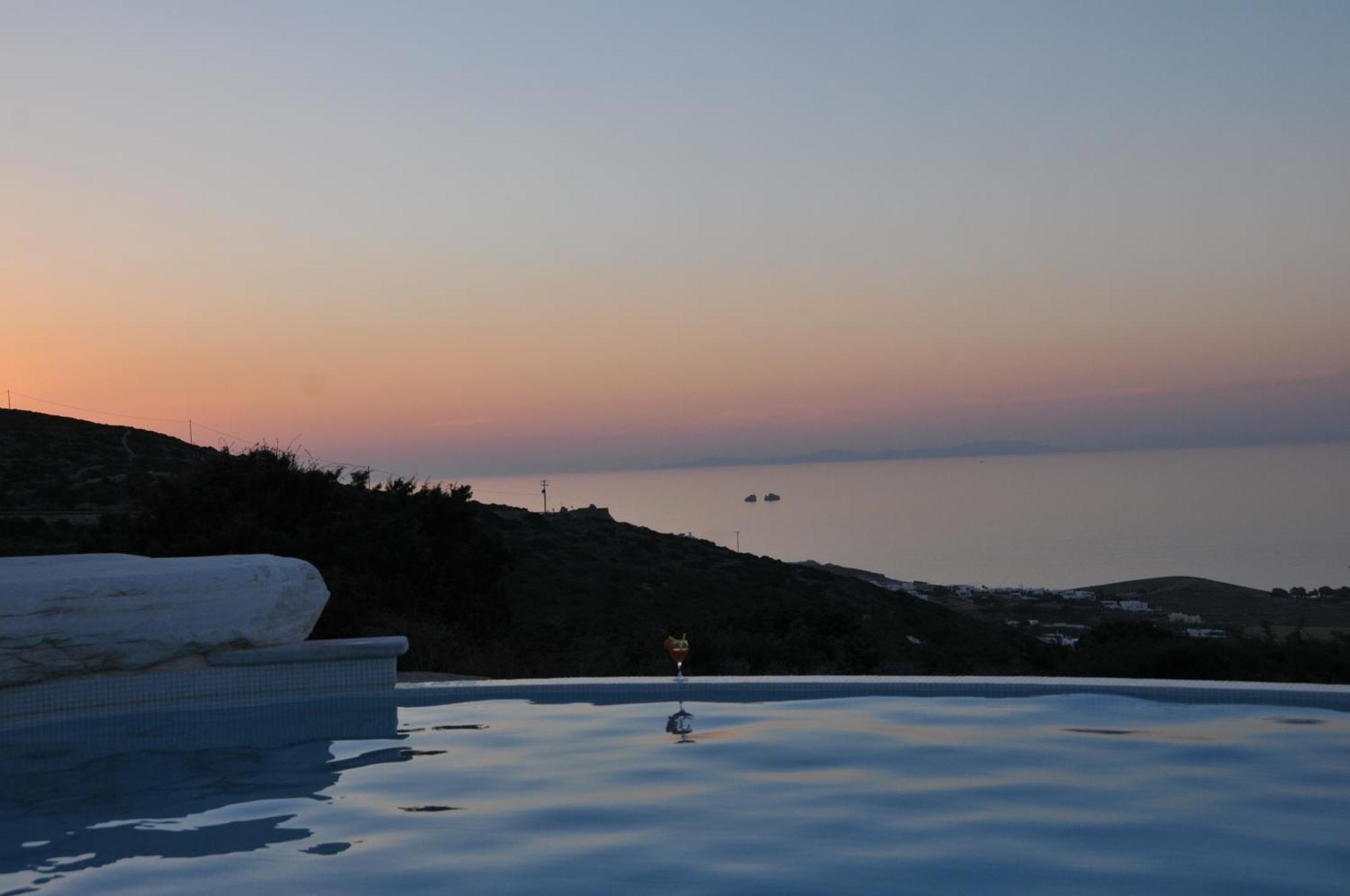 Villa Aeolos With 2 Private Pools Sarakiniko  Экстерьер фото